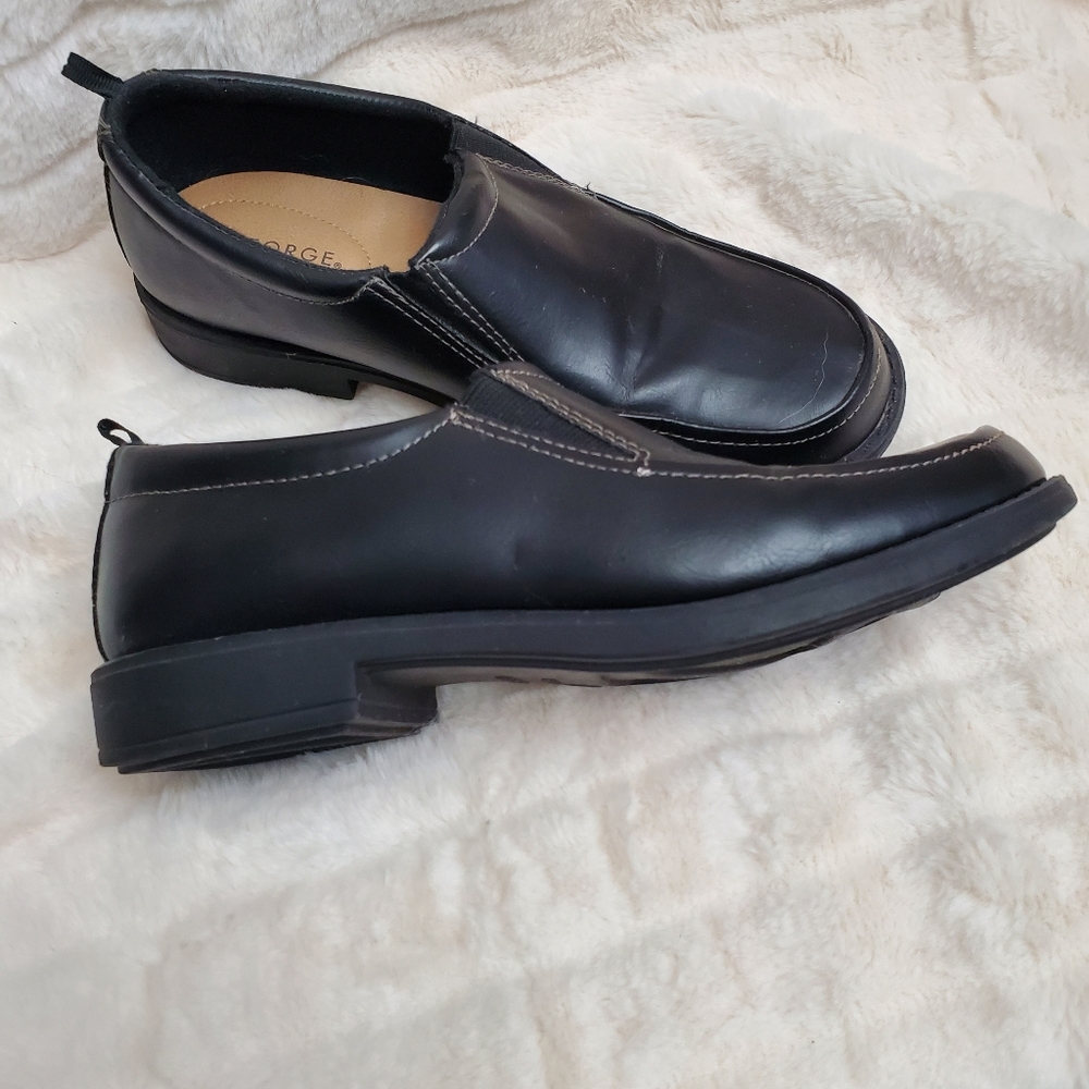 Boy's size 5 Dress Shoes